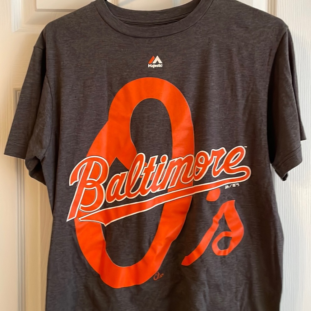Men’s Orioles TShirt Medium with O’s logo